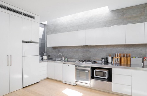 South Melbourne House | Premium double story terrace house ~ 5★ Location