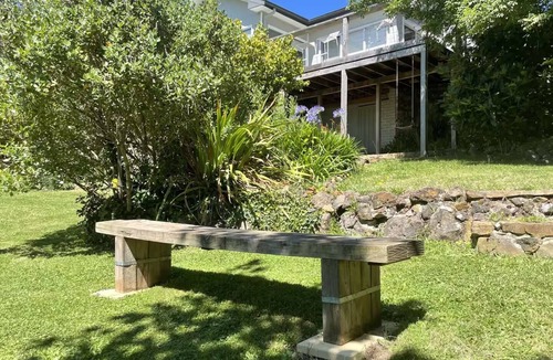 Daylesford House | Premium Furnished Residence Prime Daylesford Location. Ideal for Extended Stay