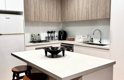 Bundoora House | Premium home at Bundoora square next to transport