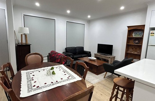 Bundoora House | Premium home at Bundoora square next to transport