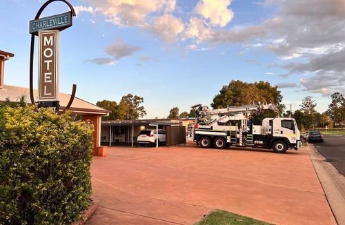 Charleville Hotel | Premium Queen Charleville