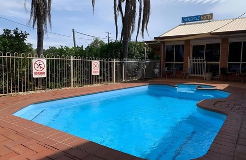 Charleville Hotel | Premium Queen Charleville