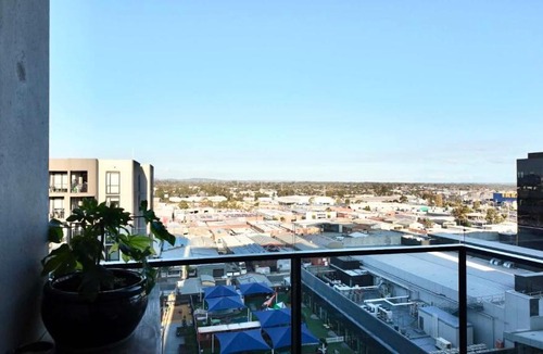 Clayton Apartment | Premium Twin King Ensuites apartment with Double Sofa Bed at M-city Apartment Complex - Infinite Mountain View - Monash Uni & Hospital Clayton, 3168, Victoria, Australia - Free parking, Wifi, Amenities, Tea and Coffee