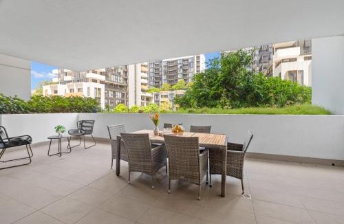Mascot Apartment | Prestige 3BR Retreat with 2 Parking Prime Sydney