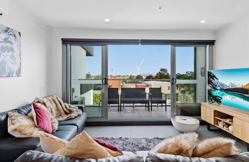 Preston Apartment | Preston 2 Bedroom Charm Near Markets and Shops