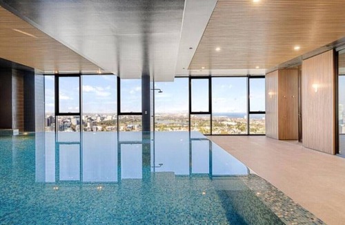 Southbank Apartment | Prime Chic Escape | Balcony/Views/Pool/Gym/Parking