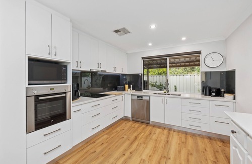 Lathlain House | Prime Location Crown, Train&City