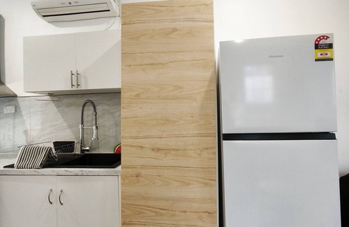 Glenorchy House | Private 1-bedroom Retreat near MONA with Kitchen, Bath, and NBN WiFi