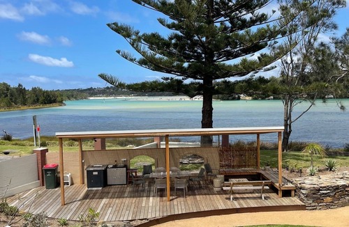Burrill Lake Apartment | Private 3 Bed Apartment with Stunning Lake Views
