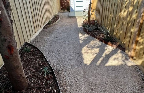 Barwon Heads Apartment | Private Barwon Heads Cottage | Walk to River
