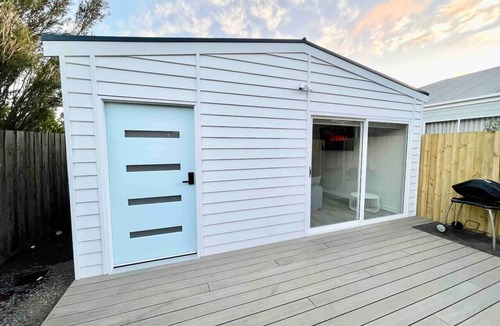 Barwon Heads Apartment | Private Barwon Heads Cottage | Walk to River