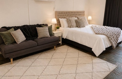 Seacliff Apartment | Private Coastal Studio - King Bed - Courtyard - Fully Detached - Seacliff Beach