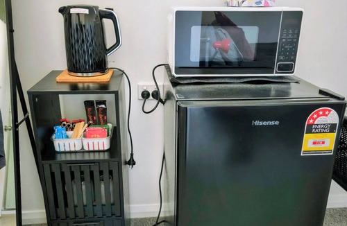 Glenorchy Apartment | Private Ensuite Guest Suite near MONA with NBN WiFi and Air purifier