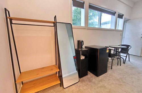 Glenorchy Apartment | Private Ensuite Guest Suite near MONA with NBN WiFi and Air purifier
