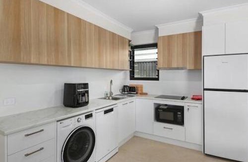 Minyama Apartment | Private Escape | Mooloolaba Close & Courtyard