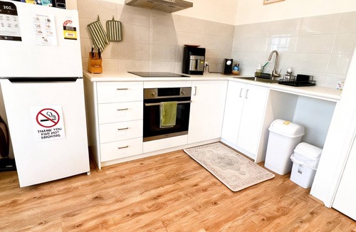 Landsdale House | Private | Free Parking | AC | Near Airport | WIFI