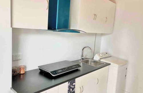 Narre Warren House | Private Guest Suite near Westfield Shopping Mall