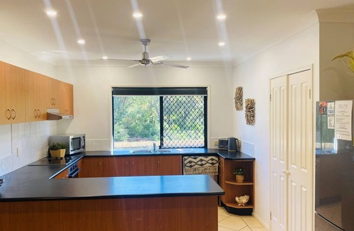Rainbow Beach House | Private holiday home for the whole family