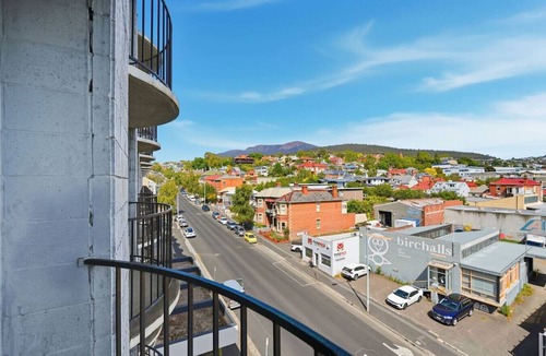 Hobart Central Business District Apartment | Private King Suite | Hobart CBD