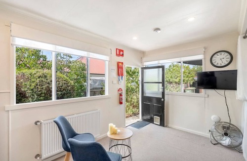 North Hobart Condo | Private North Hobart Cottage