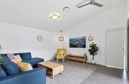 Parrearra House | Private & Peaceful Kawana Island Home