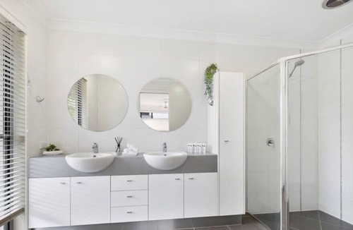 Parrearra House | Private & Peaceful Kawana Island Home