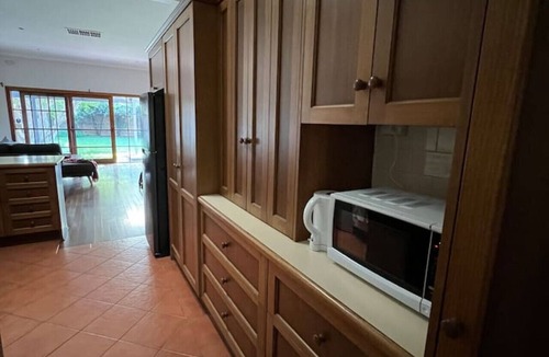 McKinnon House | Private Room close to Monash &City - 5min to train