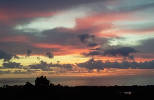 Ocean Shores House | Private room for budget beach holidays or fun romantic getaways