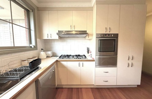 Bentleigh House | Private Room Home Feels | Bentleigh 1 min to train