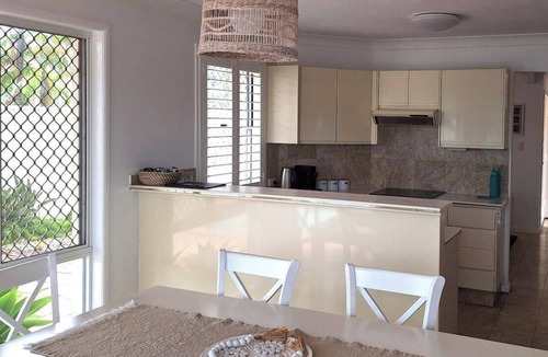 Elanora Apartment | Private Villa with 4-Bedrooms