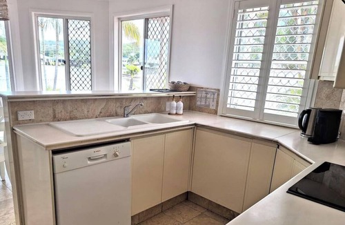 Elanora Apartment | Private Villa with 4-Bedrooms