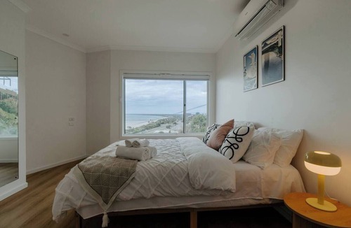 Frankston House | Pudding's Home: Exclusive Oceanfront Experience