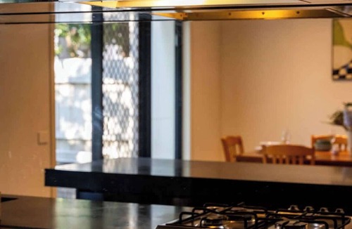 Bundoora House | Puddings Home 4BR Bundoor modern stay family