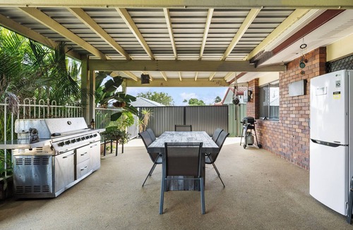 Redcliffe House | Pukeko Guesthouse - Relax in Redcliffe