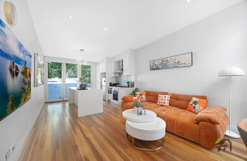 Pyrmont House | Pyrmont 双层独栋庭院三房｜近轻轨直达 CBD