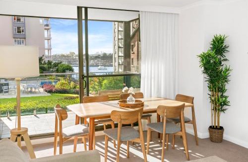 Pyrmont Apartment | Pyrmont Paradise - Relaxed living with gym & pool - BOW14