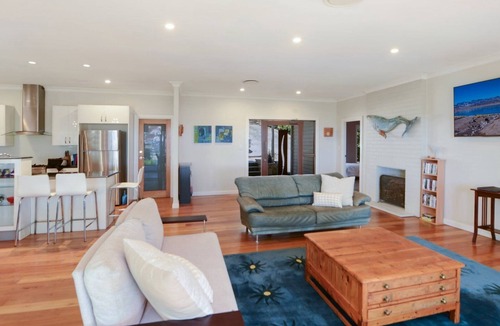 Avoca Beach House | Quails Crossing - Pool With a View