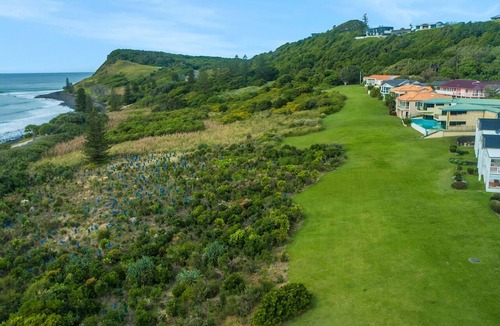 Lennox Head Apartment | Quarterdeck 18 - Beachfront Apartment