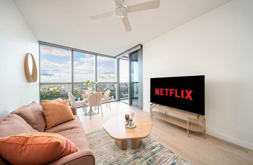 Brisbane Central Business District Apartment | Queens Wharf 1B plus Study apt - level 29 City view