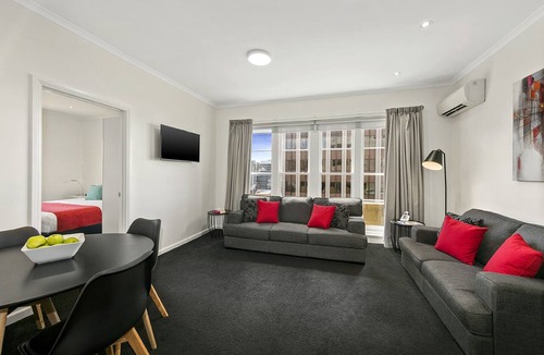 Sullivan's Cove Apartment | Quest Savoy