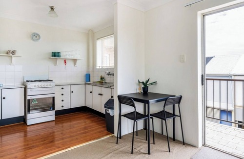 Bulimba Apartment | Quiet and Cosy Bulimba Escape