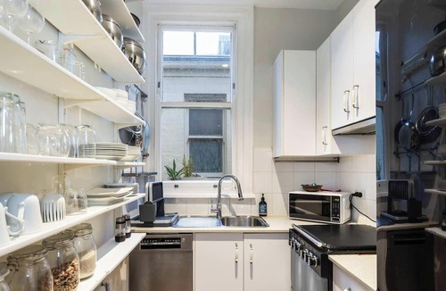 Kings Cross Apartment | Quiet Art Deco 2BR Retreat in the Heart of Potts Point
