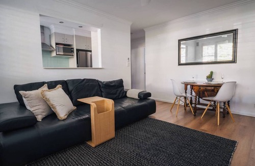 Manly Apartment | Quiet Little Manly 3 min walk Beaches Level Access