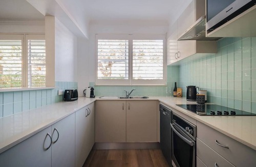 Manly Apartment | Quiet Little Manly 3 min walk Beaches Level Access