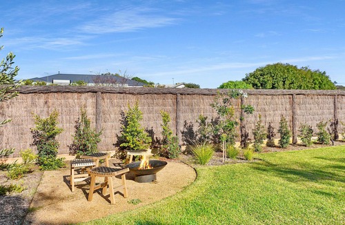 Sorrento House | Quietly positioned close Sorrento village and beach - (sleeps 10)