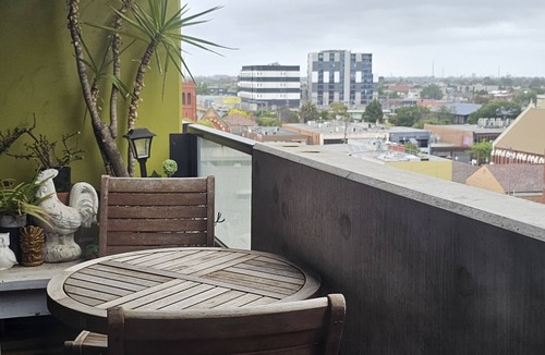 Footscray Apartment | Quite & cosy home right in the heart of Footscray!