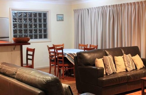 Old Adaminaby House | Rainbows End Old Adaminaby