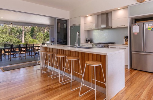 Boomerang Beach House | Rainforest Tranquility