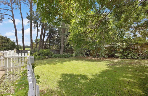 Witta House | Rambling Roses Summar