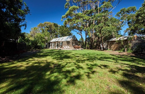 Aireys Inlet House | Recently renovated yet full of rustic charm, a quintessential Aussie beach house
